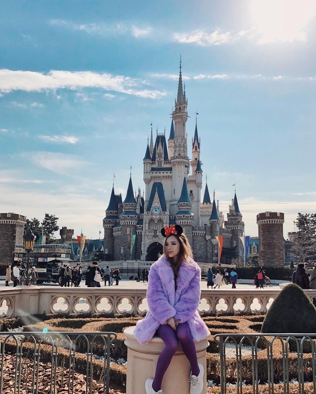 Ia pun mendapat banyak sponsor busana yang membuat tampilannya semakin stylish. Foto: Instagram @willamazing