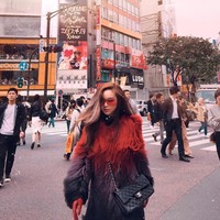 Ketika itu, wanita 23 tahun tersebut memiliki 300 pasang sepatu yang tentunya branded. Ia pun kerap mendapat kritik karena dianggap memamerkan kekayaan. Foto: Instagram @willamazing