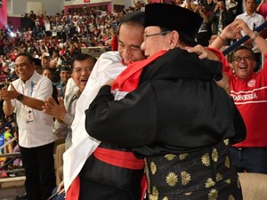 Penting! Berpelukan Juga Ada Manfaatnya bagi Kesehatan Lho