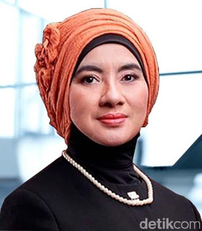 Dalam kesehariannya saat bekerja Nicke menyukai gaya hijab yang simpel. Pilihannya jatuh pada gaya hijab turban yang memang pemakaiannya praktis. Foto: Istimewa/Pertamina