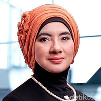 Dalam kesehariannya saat bekerja Nicke menyukai gaya hijab yang simpel. Pilihannya jatuh pada gaya hijab turban yang memang pemakaiannya praktis. Foto: Istimewa/Pertamina