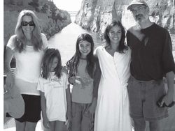 Kegetiran di Balik Potret Steve Jobs dan Putri Kandungnya