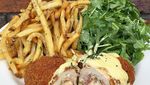 Yummy! Krenyes Renyah Chicken Cordon Bleu Isi Keju yang Creamy