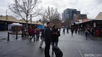 Pasar ini jadi pusat oleh-oleh dan aneka barang serba ada warga Melbourne dan turis yang berkunjung (Shinta/detikTravel)