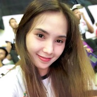 Tampil dengan makeup natural flawless, Wewey pun tampak memesona. Foto: Instagram