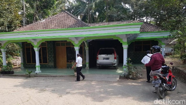 Peneror Mapolda Riau Ditangkap Ini Kata Orang Tua Pelaku Peneror Mapolda Riau Ditangkap Ini Kata Orang Tua Pelaku