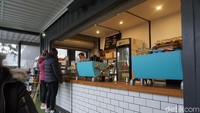 Kedai kopi juga tersedia di sini, namanya Padre Coffee (Shinta/detikTravel)