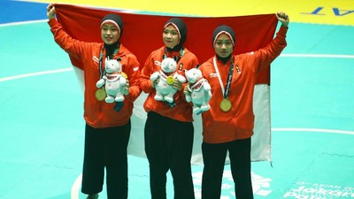 Pencak Silat Regu Putri Tambah Emas Indonesia
