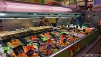 Salah satunya aneka makanan jadi yang lezat ini (Shinta/detikTravel)