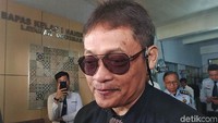 Mantan pilot Garuda Indonesia itu bebas murni setelah mengakhiri masa bimbingan pembebasan bersyarat.