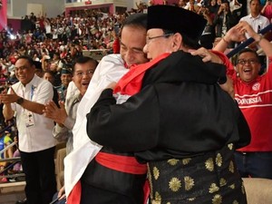 Hasto soal Pelukan Jokowi-Prabowo: Terima Kasih Olahraga!