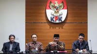Jubir MA sekaligus Wakil Ketua MA Bidang Non-Yudisial, Suhadi, Ketua BAdan Pengawasan MA Sunarto, Ketua KPK Agus Rahardjo dan Kabiro Humas MA Abdullah saat menggelar jumpa pers.