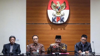 Momen Jumpa Pers Bersama KPK-MA Soal OTT Hakim di Medan