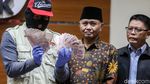 KPK Tunjukkan Barang Bukti Suap OTT PN Medan