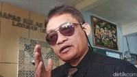 Disinggung soal apakah merasa dikorbankan atas kasus pembunuhan terhadap Munir, Polly enggan bercerita lagi lebih jauh. Dia memilih untuk melupakan dan menjalani hidup kembali usai bebas.
