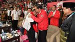 Potret Jokowi-Prabowo Mesra Sejak di Parkiran Hingga Berpelukan