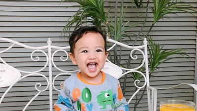 Bikin Gemas! Ini Arif Jiwa, Cucu Siti Nurhaliza yang Doyan Makan