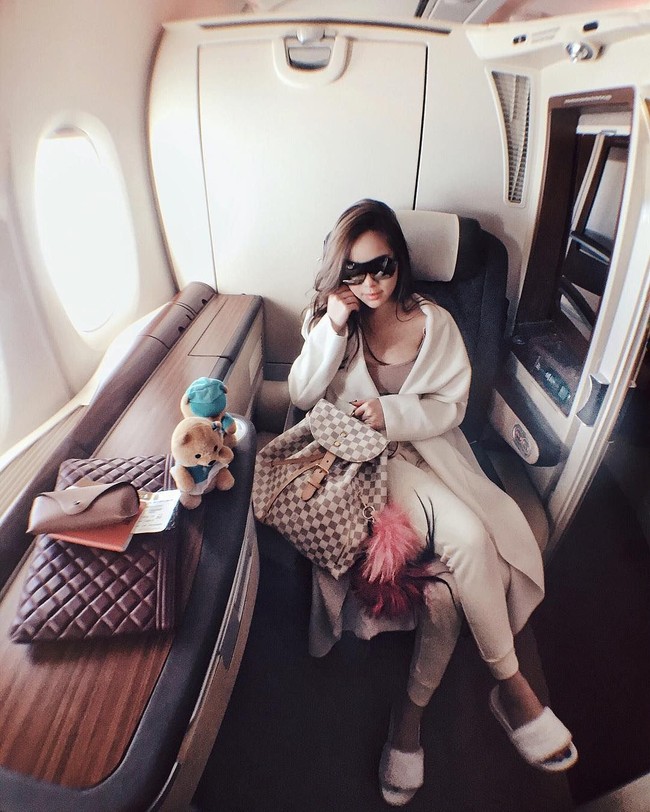 Willabelle telah bekerja sama dengan berbagai brand ternama, mulai dari Canon, Swarovski, Topshop, River Island hingga SK-II. Foto: Instagram @willamazing