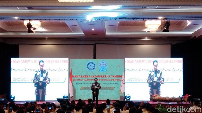 Jokowi Hadiri Kongres Mahasiswa Hindu di Yogya