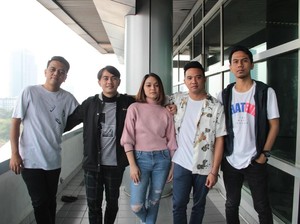 Roby Geisha Ungkap Rasa Heran Bandnya Disebut Galau