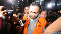 Ia ditangkap KPK dalam operasi tangkap tangan di PN Medan.