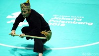 Salah satu aksi Sugianto di final pencak silat seni nomor tunggal.