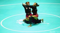 Tampil di urutan keempat, Ayu dan Ni Made diganjar nilai 574. Dengan poin itu mereka menjadi yang terbaik dan berhak dapat emas.