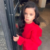 Paras cantik dan berkelakuan baik, sang stylist pun memanggilnya dengan sebutan Putri Mia. Foto: Instagram/@miaaflalo