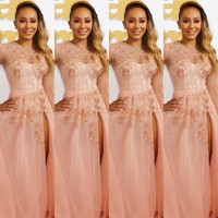 Mel B mengungkapkan di Instagram bahwa dia menjalani tindakan non bedah untuk membuat wajahnya kembali muda. Dan prosedur kecantikan yang dijalaninya itu kabarnya menghabiskan biaya hingga 4.000 poundsterling atau sekitar Rp 75 jutaan. Foto: Instagram