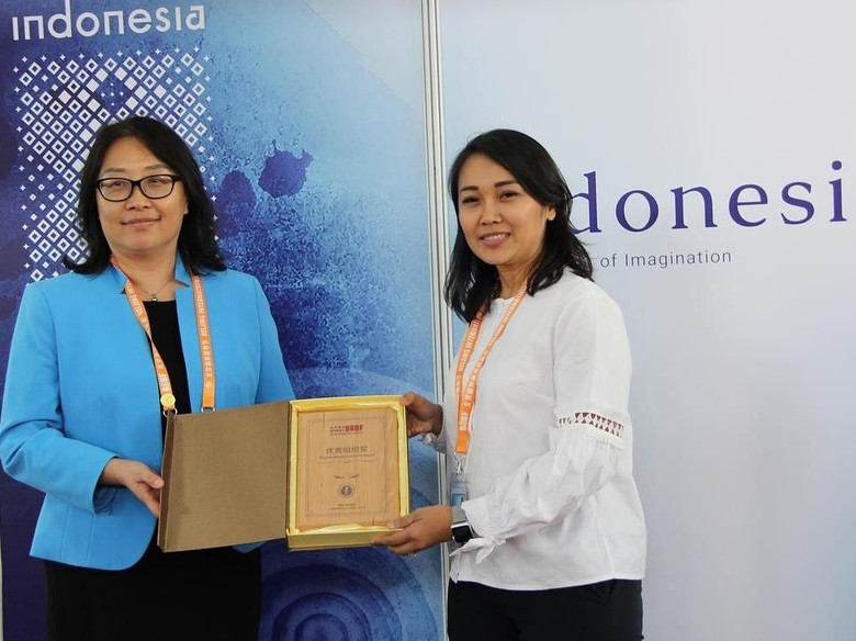 Paviliun Indonesia di BIBF 2018 Dapat Penghargaan dari Penyelenggara Paviliun Indonesia di BIBF 2018 Dapat Penghargaan dari Penyelenggara