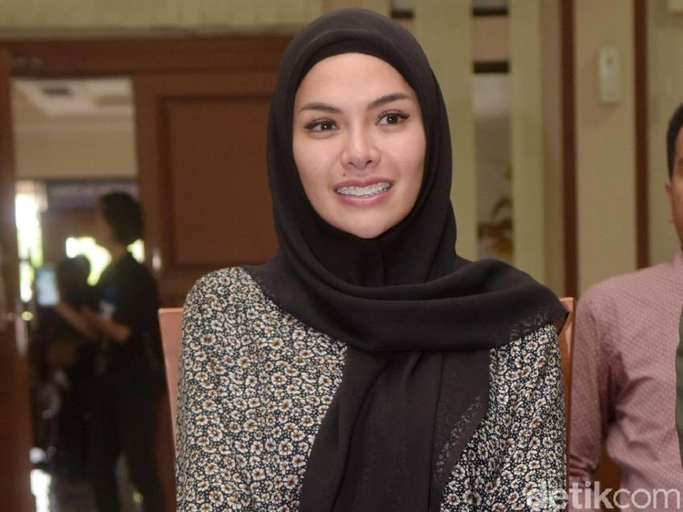 Jalani Sidang Isbat, Nikita Mirzani Semringah Banget