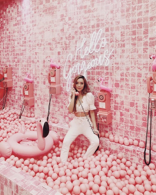 Willabelle sendiri pertama kali populer di Instagram setelah mendokumentasikan koleksi sepatunya beberapa tahun lalu. Foto: Instagram @willamazing