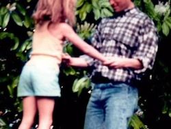 Kegetiran di Balik Potret Steve Jobs dan Putri Kandungnya