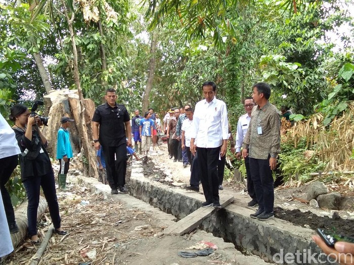 Jokowi: Infrastruktur di Desa Sangat Penting
