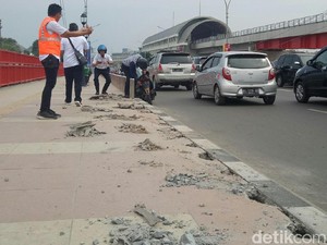 Ternyata Jembatan Ampera Rusak Akibat Dihantam Mobil