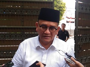 Ruhut Klaim Banyak Kader PD Ingin Merapat ke Jokowi-Maruf