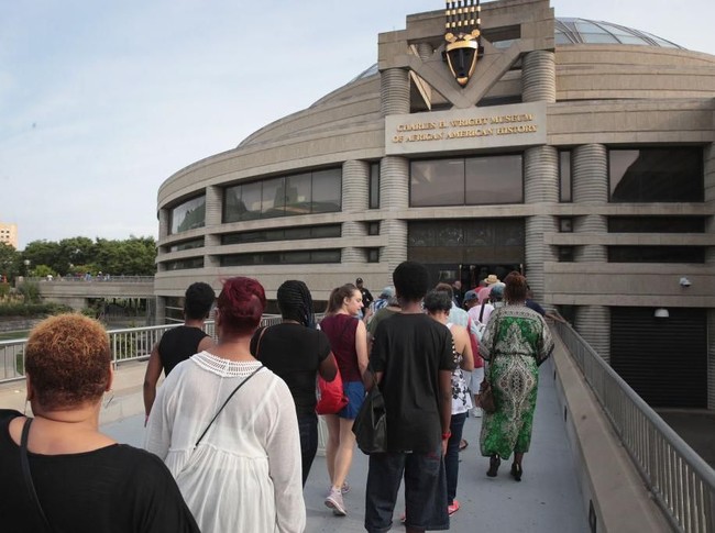 Selama dua hari, 28-29 Agustus, para penggemar diberi kesempatan untuk memberikan penghormantan terakhir kepada sang Queen of Soul. Aretha meninggal karena kanker  pankreas yang menggerogoti tubuhnya 10 tahun terakhir. (Foto: Getty Images)