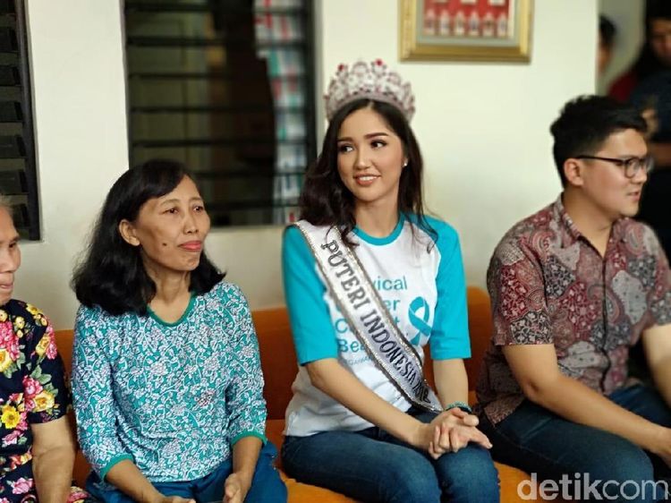Foto: Momen Putri Indonesia 2018 Kunjungi Rumah Singgah Pasien Kanker