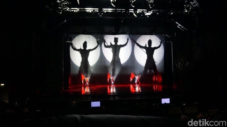 Pertunjukan devdan show di Nusa Dua Bali (Shinta/detikTravel) Pertunjukan devdan show di Nusa Dua Bali (Shinta/detikTravel)