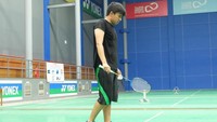 Yap, bukan Jonatan Christie, tetapi Jojo Joshua Suherman. Nggak kalah keren kan kalau lagi pegang raket. Foto: Instagram/jojosuherman