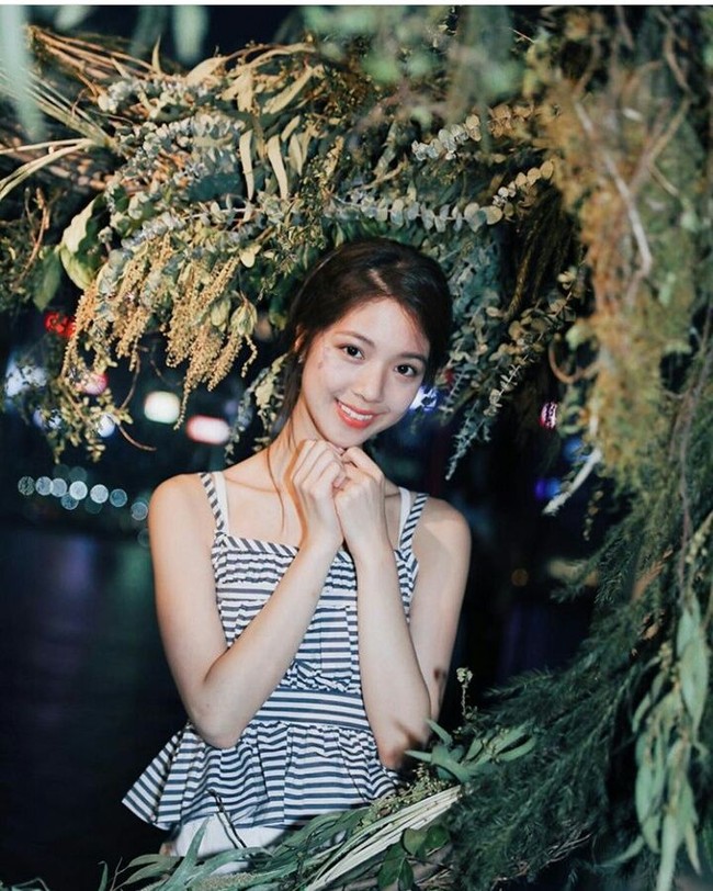 Hera Chan juga kerap kali mengunggah gaya busana yang stylish dan potret cantik dirinya yang memikat. (Foto: Instagram)