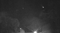 Kemunculan meteor di Perth itu membuat warga setempat heboh. Beberapa dari mereka sempat merekam kemunculannya. Dalam foto ini terlihat meteor ada di kanan atas. Foto: Bejay Walker/via REUTERS