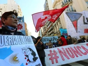 Polisi Argentina Tembaki Pendemo Protes Pemerintah