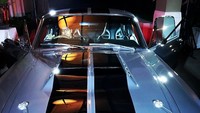 Salah satu tunggangan baru Faldy yakni Mustang yang kece abis. Dok. Instagram/albarfaldy