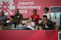 Puan Maharani saat menyaksikan pertandingan Pencak Silat Asian Games 2018. (Foto: dok. Kemenko PMK)