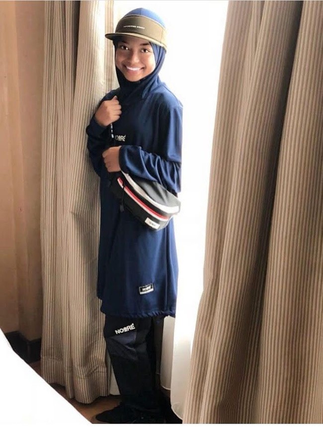 Tak hanya usianya yang masih sangat muda, penampilan Nyimas juga mencuri perhatian. Ia memakai hijab di kesehariannya. Foto: dok. Instagram