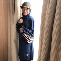 Tak hanya usianya yang masih sangat muda, penampilan Nyimas juga mencuri perhatian. Ia memakai hijab di kesehariannya. Foto: dok. Instagram