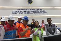 Rini Tinjau Depo LRT Palembang