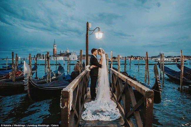 Foto-foto indah ini dipilih sebagai yang terbaik dari 5.000 foto yang masuk, karya fotografer seluruh dunia. Foto ini salah satunya, diambil di Venezuela oleh Natalie Watts dari Natalie J Weddings. Foto: Dok. Junebug Weddings/Natalie J Weddings