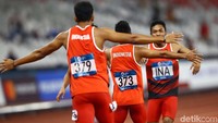 Lalu turun sebagai orang kedua, diikuti Eko Rimbawan, kemudian ditutup Bayu Kertanegara.